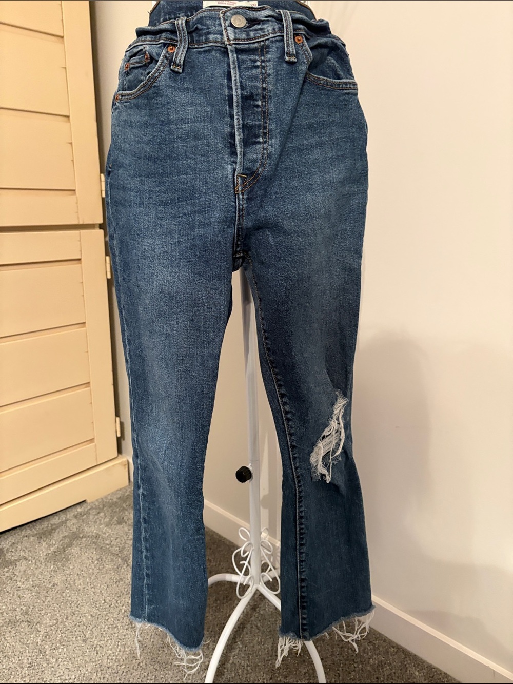Women’s High-Rise Levi’s 501 Wedgie Distressed Straight-Leg Jeans - Dark Blue